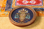 Eight Auspicious Symbols Gold Wire Art – Tibetan Buddhist Wall Sculpture, Handmade Metal Thread Decor, Spiritual Home Gift